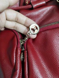 Stylish Backpacks With Multiple Zipper Pocket.