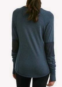 AVIA Women&#39;s Long Sleeve Activewear Shirt
