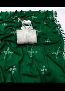 Pretty Saree With Embroidery Work Blouse Piece