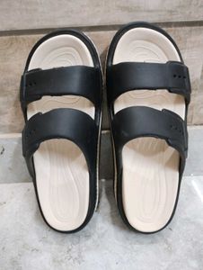 Slip-on Sandal In Black & Cream Color
