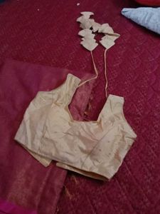 Twin Colour Saree With Pink Border &amp; Golden Blouse