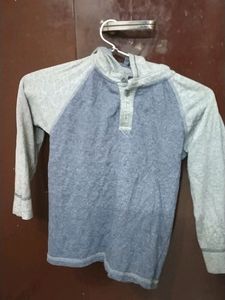 6yr Tshirt With Hood