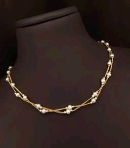 Elegant Pearl and Gold Chain Necklace