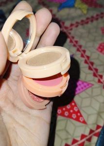 Blusher + Highlighter Palette 🔥