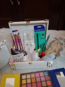 White Theme Hamper Box