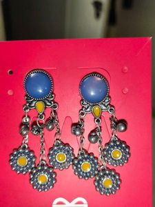 Everstylish Dangle Earrings