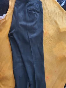 Rs 140 Only Men Trouser From Arrow 32 Black