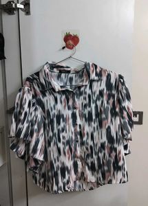 multicolored shirt with very comfortable sleeves