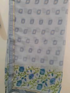 Elegant Floral Saree With Stretchable Blouse