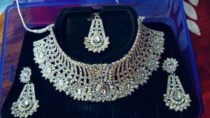 Sparkling Jewelry Set