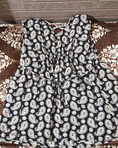 Paisley Print Sleeveless Top
