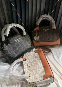 MICHAEL KORS DOVER SMALL SLING BAG WDOUT BOX