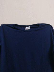 Round Neck Blue XL Size Top With Beautiful Sleeves