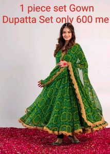 New Stayle Beautiful Women Gown Dress Important Pa