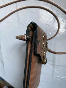 Brown Leather Slingbag