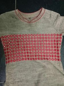 A Festive Top With Rich Grand Look
