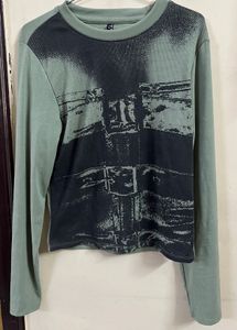 Fitted Green Top