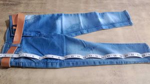 Blue Jeans with Belt - Size 24