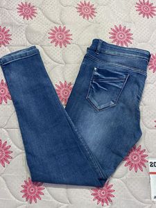 Fashionable Slim Fit Jeans