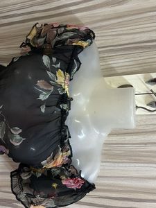 ⭕️B3G1⭕️ + 30 % Off On Combo❗️Sheer Crop Top
