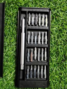 16-Piece Interchangeable Screwdriver Kit