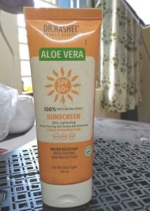 Der. Rashel Alovera Sunscreen SPF 60+