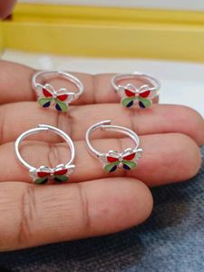 Buy pure silver toe rings at wholesale prices.