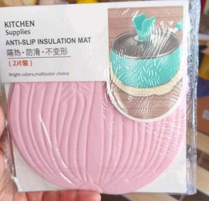 Silicone Anti-Slip Insulation Mat – Small Size