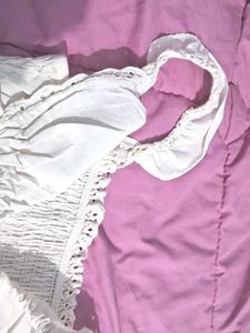 Cute White Top With Cutout Boarder Front Tying