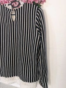 Double Layer Black And White Sweater.