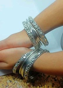 Brand New Bangles Set Free 7 Pod Courier Bags