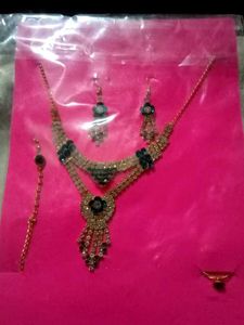 Elegant Floral Jewelry Set