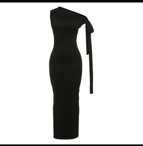 Elegant Black One-Shoulder Dress