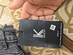 Trendy Grey Wash Jeans