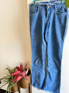 Bootcut Stretchable Denim .