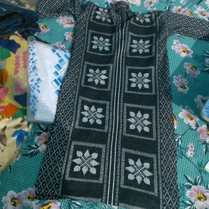 woman&#39; suit sweater