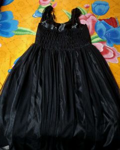 Elegant Black Net Sleeveless Midi Gown