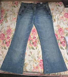 Stylish Bootcut Jeans💙