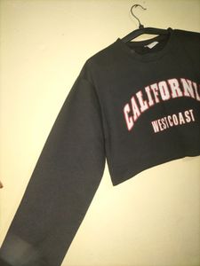 URBANIC Black Sweatshirt