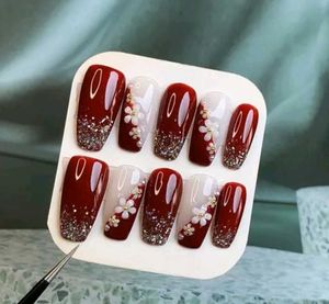 Floral Press-On Nail Set