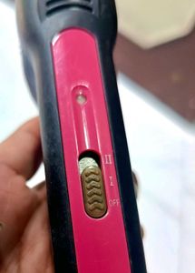 Nova Hair Straightener With Adjustable Heat