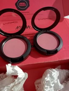 MAC FLEUR POWER SATIN POWDER BLUSH