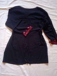 Embroidered short kurti