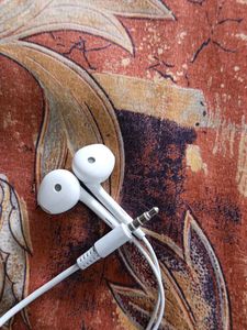 White Color Headphone | 3.5mm Earplug