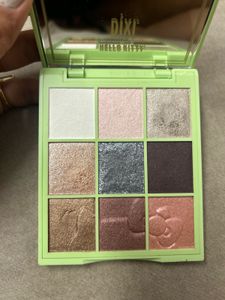 Pixi Hello Kitty Eyeshadow- Harmony Hues