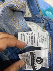 Levi’s Blue Denim Jeans With Tags