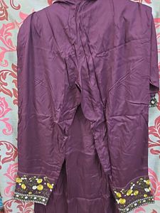 Elegant Embroidered Kurta Pillzo sat with dupatta