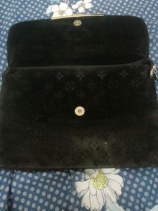 BLACK HAND OR SIDE PURSE 👛