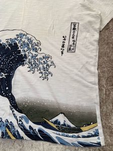 Uniqlo Hokusai Wave Art Tee