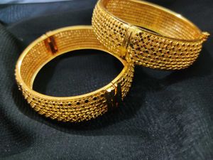 Artificial Golden Clr Bangles